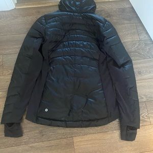 Lululemon down for a run pullover